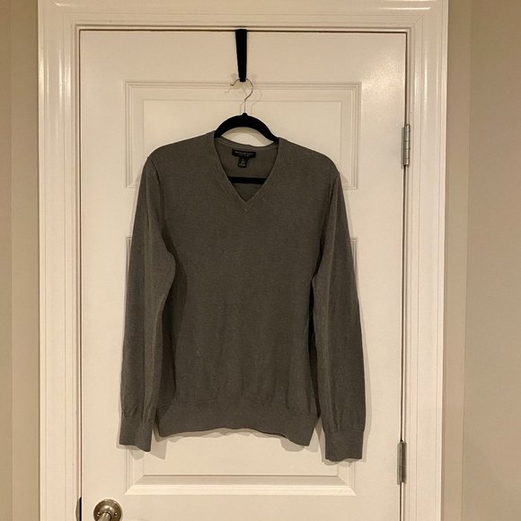 Banana Republic Grey V-Neck Sweater Lg - Picture 1 of 4